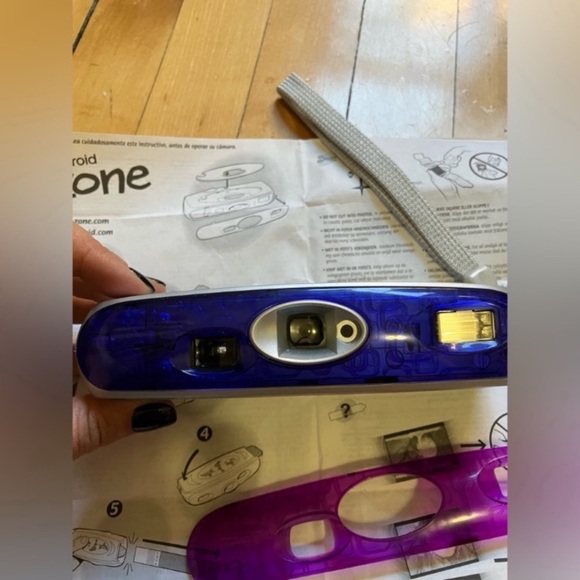 iZone Instant Polaroid Camera - Picture 8 of 8